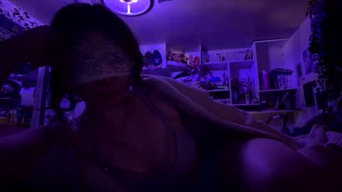 lacedinsin online show from February 2026 04:07:01 AM