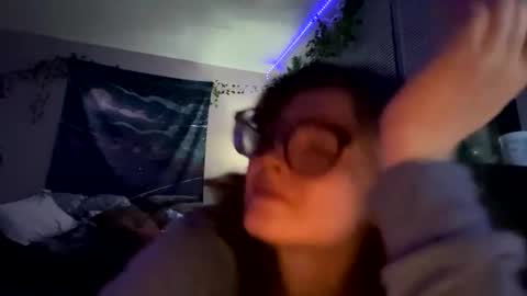 lacedinsin online show from May 2026 04:40:01 AM