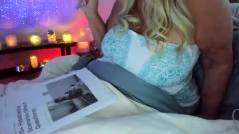 Snapshot of laceygrl chatting on April 2026 04:45:02 AM Lacey online show from April 2026 04:45:02 AM