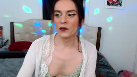 Lacey Phoenix online show from October 2025 02:51:02 AM