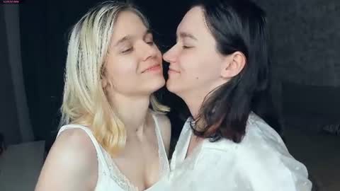 Snapshot of lacyedison chatting on July 2026 08:33:02 PM Violet and Isabel online show from July 2026 08:33:02 PM
