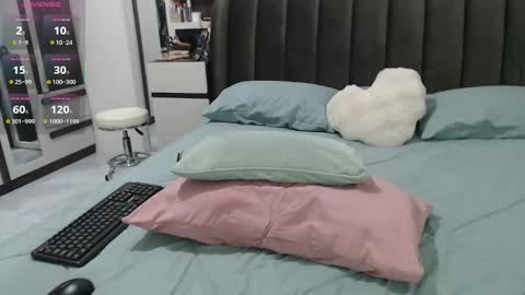 Snapshot of ladii_mia chatting on April 2026 07:41:01 PM Mia online show from April 2026 07:41:01 PM