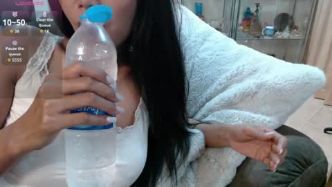 Snapshot of ladii_mia chatting on July 2026 09:52:02 PM Mia online show from July 2026 09:52:02 PM