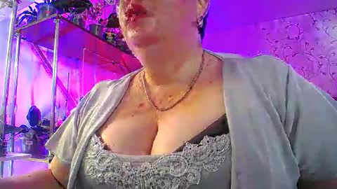 Lady Gloria online show from May 2026 07:03:01 AM