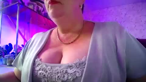 Lady Gloria online show from August 2026 09:11:02 AM
