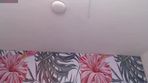 Lady Isabella online show from April 2026 07:58:02 PM