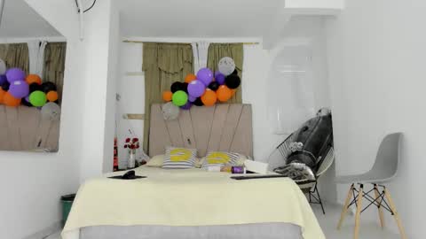 lady_miss___ online show from October 2025 11:47:02 AM