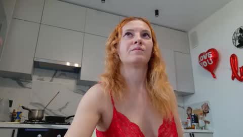 Sima Ladybigsmile online show from February 2026 12:01:02 PM