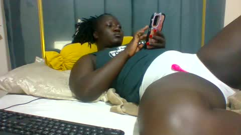 Snapshot of ladyblossoms19 chatting on December 2024 11:51:01 PM lindah32 online show from December 2024 11:51:01 PM