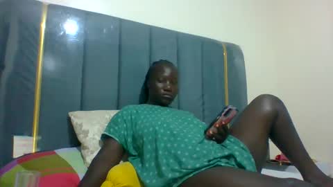 Snapshot of ladyblossoms19 chatting on December 2024 09:34:01 PM lindah32 online show from December 2024 09:34:01 PM