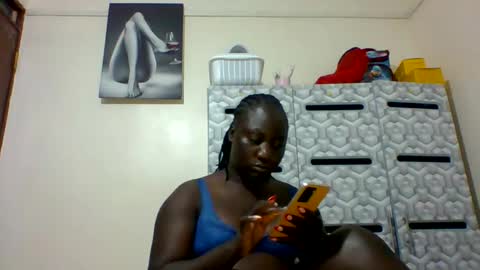 Snapshot of ladyblossoms19 chatting on December 2024 08:21:02 PM lindah32 online show from December 2024 08:21:02 PM