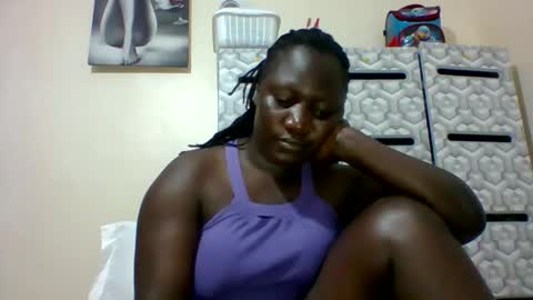 Snapshot of ladyblossoms19 chatting on January 2025 09:41:02 PM lindah32 online show from January 2025 09:41:02 PM
