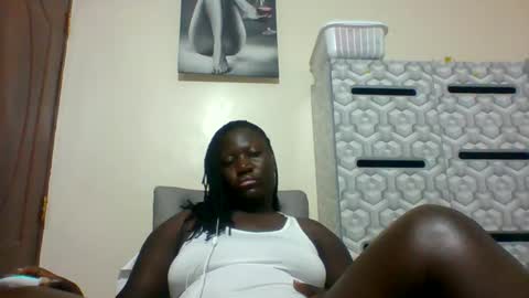 Snapshot of ladyblossoms19 chatting on January 2025 06:51:01 PM lindah32 online show from January 2025 06:51:01 PM