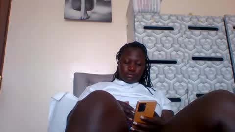 Snapshot of ladyblossoms19 chatting on January 2025 09:27:01 AM lindah32 online show from January 2025 09:27:01 AM