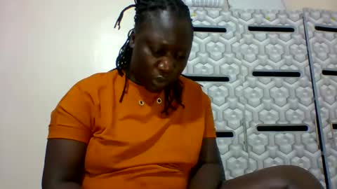 Snapshot of ladyblossoms19 chatting on January 2025 04:20:01 PM lindah32 online show from January 2025 04:20:01 PM