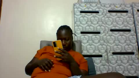Snapshot of ladyblossoms19 chatting on January 2025 07:31:01 PM lindah32 online show from January 2025 07:31:01 PM
