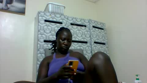 Snapshot of ladyblossoms19 chatting on March 2025 05:45:01 PM lindah32 online show from March 2025 05:45:01 PM
