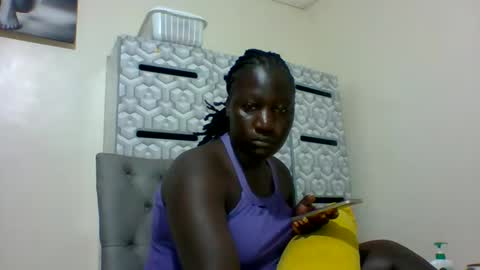 Snapshot of ladyblossoms19 chatting on March 2025 10:27:02 PM lindah32 online show from March 2025 10:27:02 PM