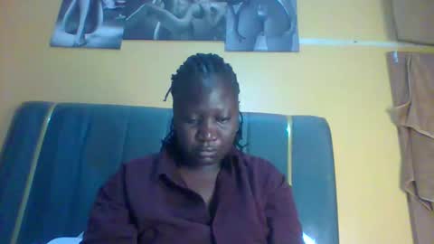Snapshot of ladyblossoms19 chatting on September 2025 02:50:02 AM lindah32 online show from September 2025 02:50:02 AM