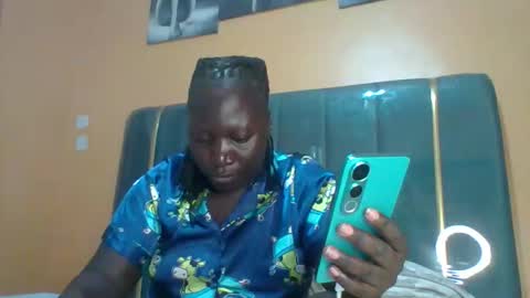 lindah32 online show from April 2026 12:41:02 AM