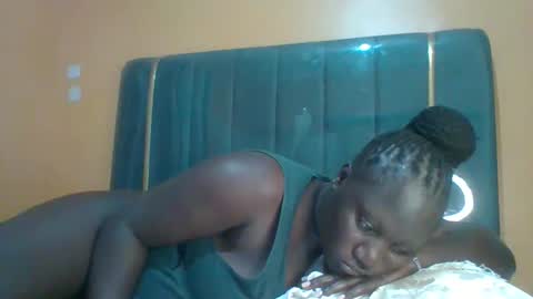 Snapshot of ladyblossoms19 chatting on May 2026 12:52:02 AM lindah32 online show from May 2026 12:52:02 AM