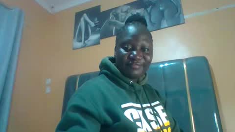 Snapshot of ladyblossoms19 chatting on May 2026 10:04:01 PM lindah32 online show from May 2026 10:04:01 PM