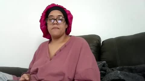 Stephanie online show from October 2025 07:25:02 PM