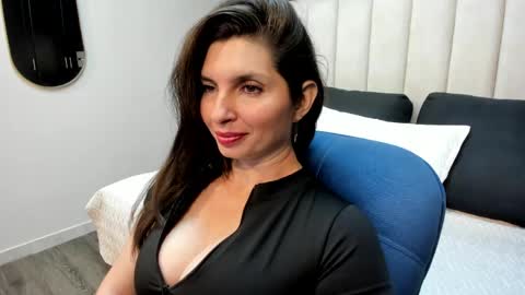  Danna................. online show from April 2026 12:08:01 AM