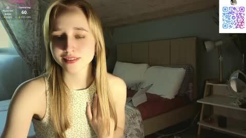 Snapshot of ladyevee chatting on June 2026 03:12:01 PM MiaPvt open online show from June 2026 03:12:01 PM
