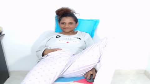 lady online show from February 2026 03:04:01 AM