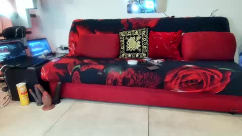 Snapshot of ladyoxana chatting on May 2026 01:22:01 AM Oxana online show from May 2026 01:22:01 AM