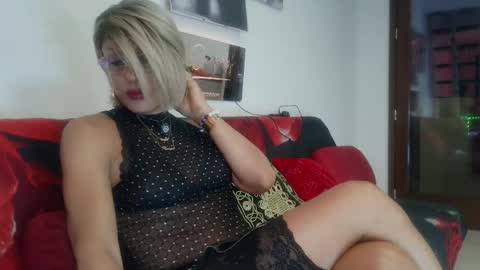 Snapshot of ladyoxana chatting on May 2026 12:40:01 AM Oxana online show from May 2026 12:40:01 AM