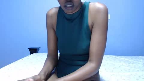 Snapshot of ladyqeeen chatting on February 2025 06:40:02 PM ladyqeeen online show from February 2025 06:40:02 PM