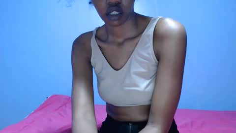 Snapshot of ladyqeeen chatting on February 2025 02:09:02 AM ladyqeeen online show from February 2025 02:09:02 AM