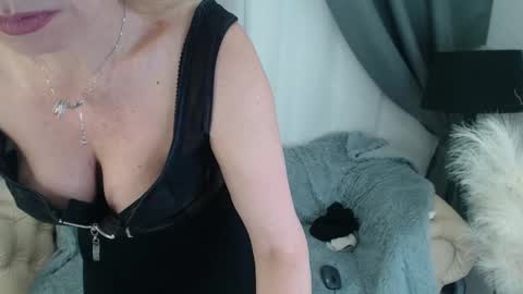ladysexyx online show from March 2025 03:39:01 PM