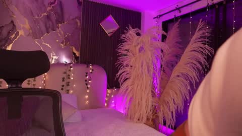 Lady  online show from February 2026 04:51:02 AM