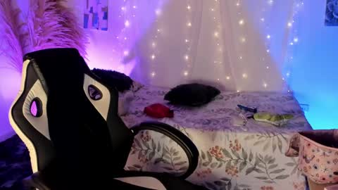 Lady  online show from May 2026 02:53:02 AM