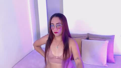 Isabella  online show from March 2026 08:37:01 PM