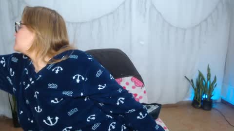  paola and a guest lol    online show from April 2026 03:49:01 PM