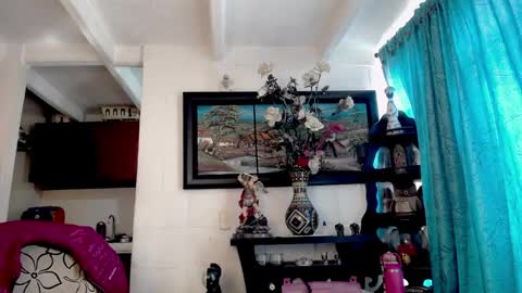 laia_hadid online show from April 2026 02:28:02 PM