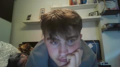 Snapshot of laikthing18 chatting on December 2025 03:10:01 PM laikthing18 online show from December 2025 03:10:01 PM