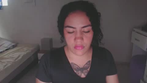 Snapshot of laila_silk chatting on June 2026 10:37:01 PM laila_silk online show from June 2026 10:37:01 PM