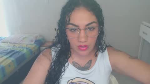 Snapshot of laila_silk chatting on June 2026 05:24:02 PM laila_silk online show from June 2026 05:24:02 PM