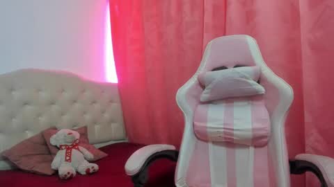 Camila online show from September 2025 04:44:01 AM