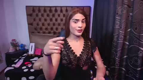 Camila online show from April 2026 09:04:01 PM