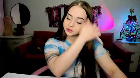 Kira online show from December 2025 08:25:01 PM