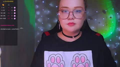 Snapshot of lala_loulou chatting on May 2026 03:52:01 PM Nicky online show from May 2026 03:52:01 PM