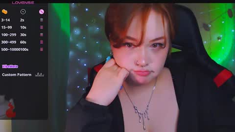 Snapshot of lala_loulou chatting on May 2026 01:30:01 PM Nicky online show from May 2026 01:30:01 PM