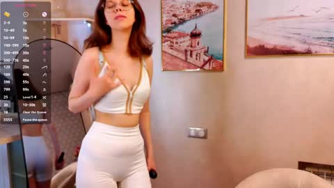 Julia online show from June 2026 08:46:01 PM