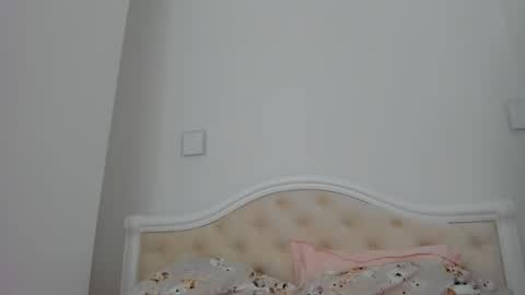 Lallie  online show from January 2026 03:27:01 PM